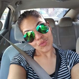 Meet your Posher, Analee